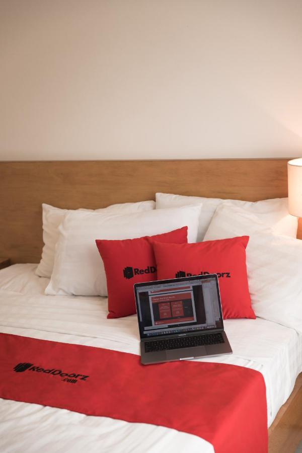 Hotel Reddoorz Near Etown 4 Ho Či Minovo Město Exteriér fotografie